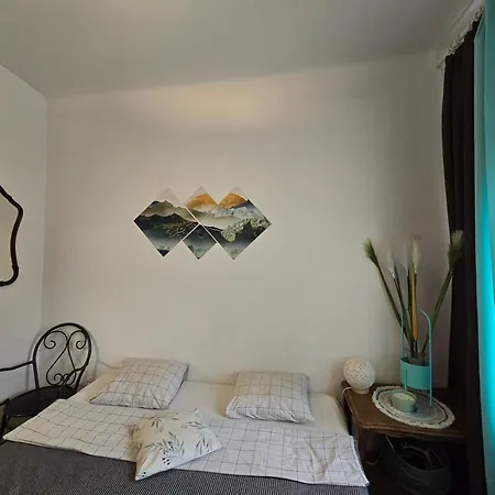 Apartment Mint Studio